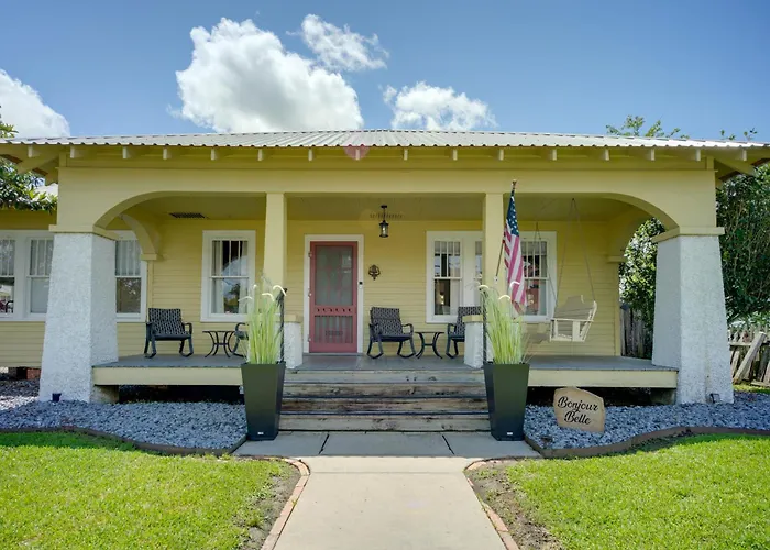 Pet-Friendly Historic Home: Downtown Breaux Bridge