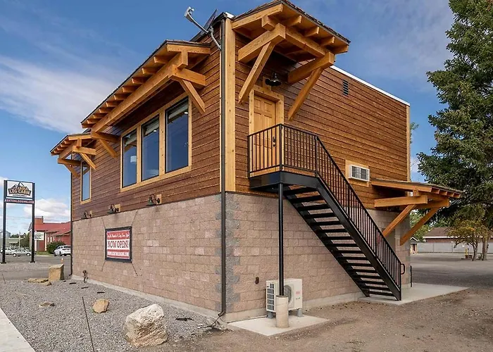 Newly-Constructed Spacious Modern Cabin For An Amazing Family Getaway In Ashton, Idaho