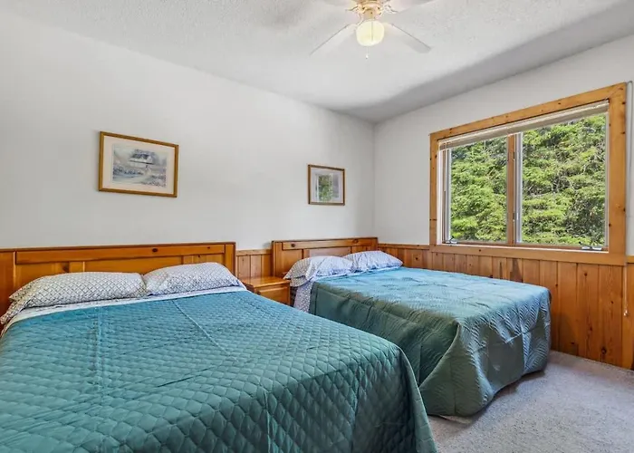 Lakeside Condo #15 4Br 3Ba Timberlane Resort