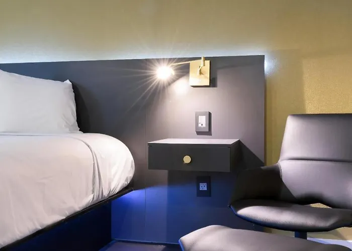 Glen Capri Inn & Suites