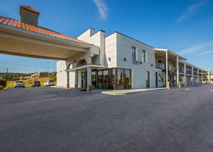 Econo Lodge White Pine Morristown I-81 & I-40 Split