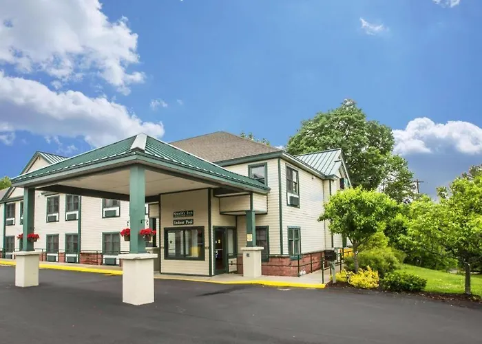 Hotel Glens Falls / Lake George