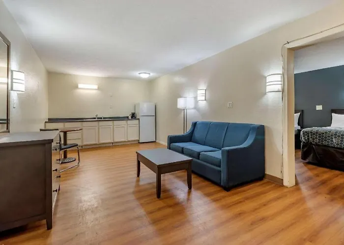 Quality Inn & Suites Columbus West