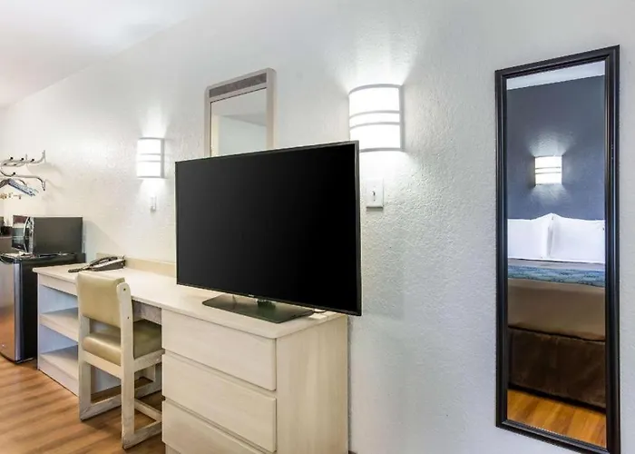 Quality Inn & Suites Columbus West