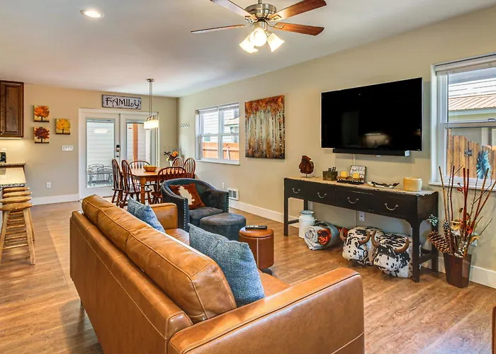 Shuttle To Crested Butte! 2-Unit Gunnison Retreat
