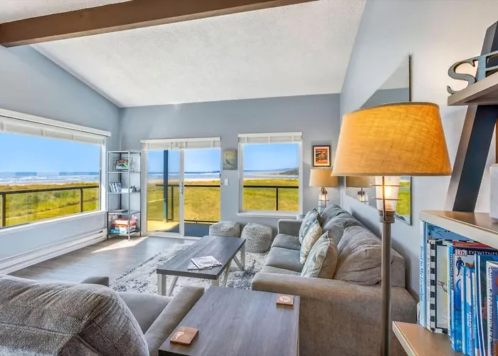 Hi-Tide Resort Top Floor Queen Bed Unit 32