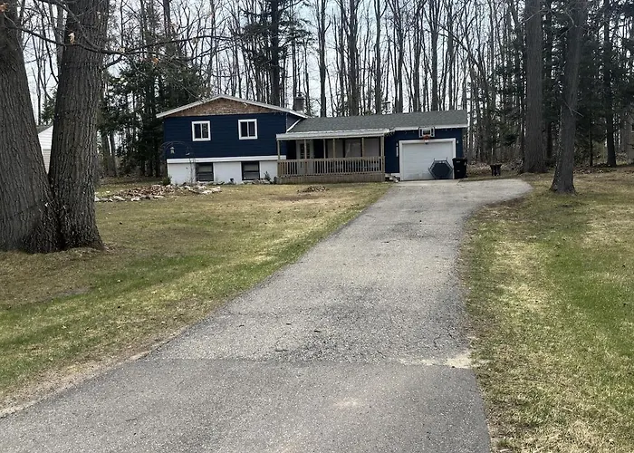 Trailside Lake Retreat