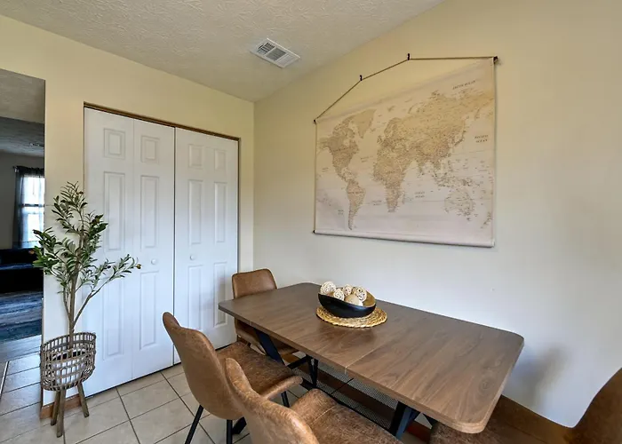 Great For Families! Richmond Townhome W/ Patio