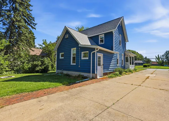 Family-Friendly 3Br Near Downtown Vermilion