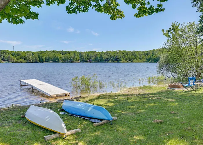 Boating & Swimming On-Site! Lakefront In Cadillac