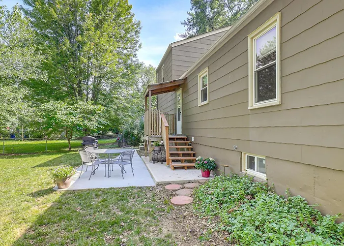 Family-Friendly Home W/ Yard, Near Arrowhead