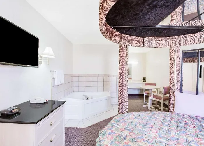Travelodge By Wyndham Parkersburg