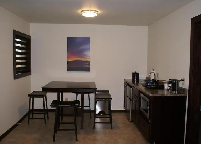 Boarders Inn & Suites By Cobblestone Hotels - Syracuse