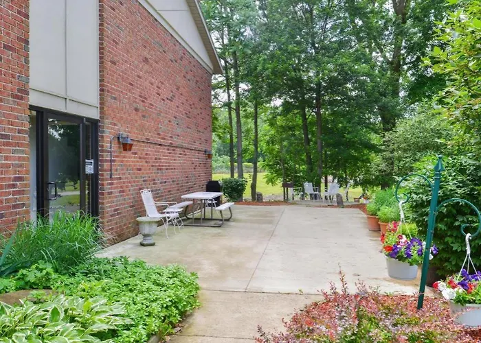 Americas Best Value Inn & Suites Bluffton