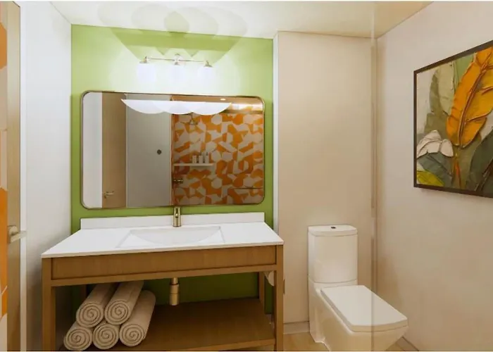 Green Grove Hotel
