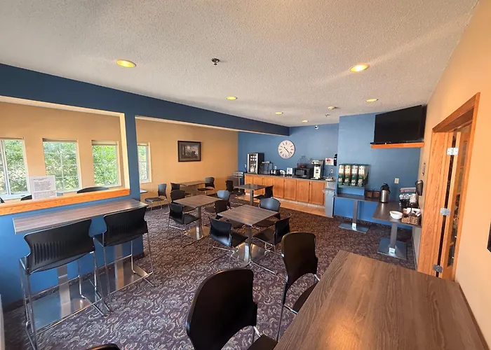 Pocahontas Inn & Suites