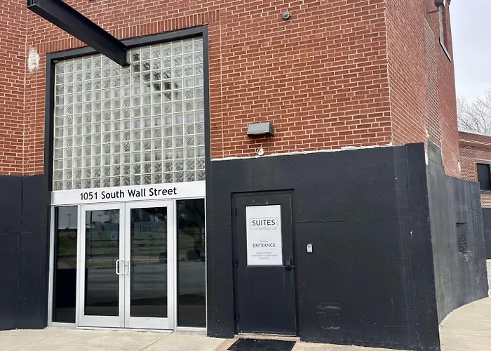 Industrial Loft, Walk To Campus