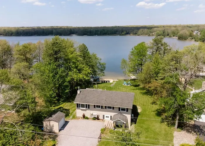 The Bear Creek Lake House: Lake-Front | Kayaks | Fire Pit | Grill | Beach