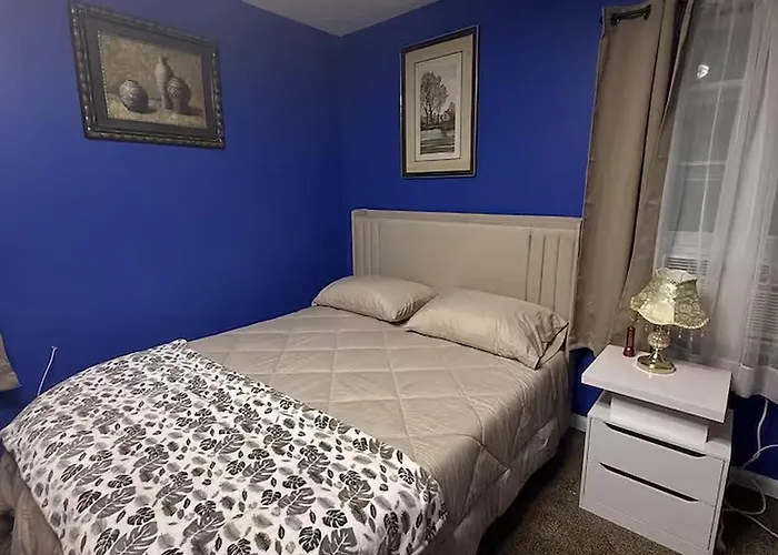 College Park Escape - Mins From Airport & Marta
