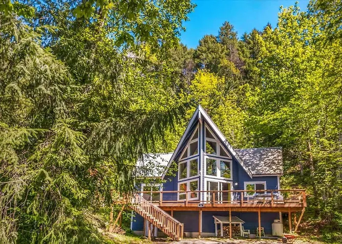 A-Frame Cabin Dock Access & Views Bbq