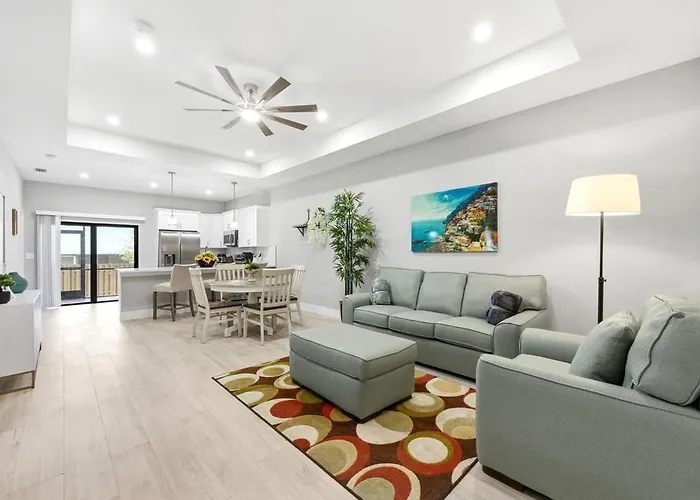 Cozy & Elegant 3Br Home