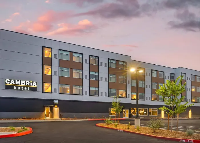 Cambria Hotel Bend - Mt Bachelor