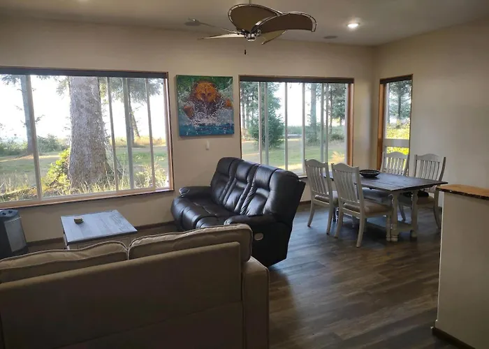 Rustic Beach House W Views & Private Beach