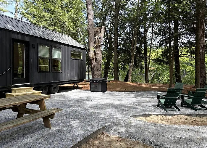 Chestnut Nordic Tiny Cabin Waterview