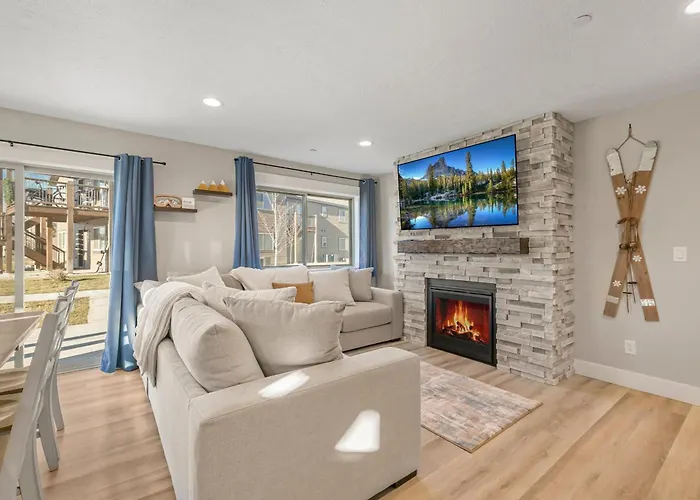 Victor Dreamweaver By Kabino Teton Mtns Grand Targhee Skiing Trails Snowmobiling Condo