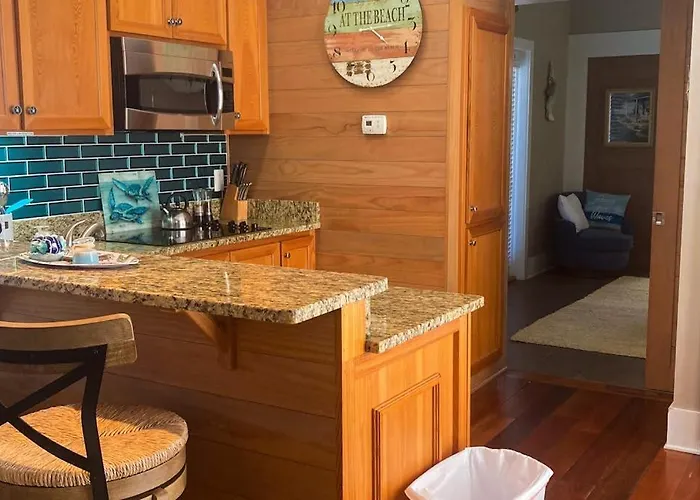 Dog-Friendly Florida Beach House Steps From The Water In Carrabelle