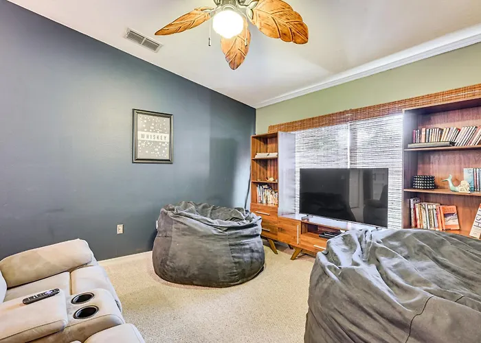Close To Dtwn! Family-Friendly Dade City Townhome