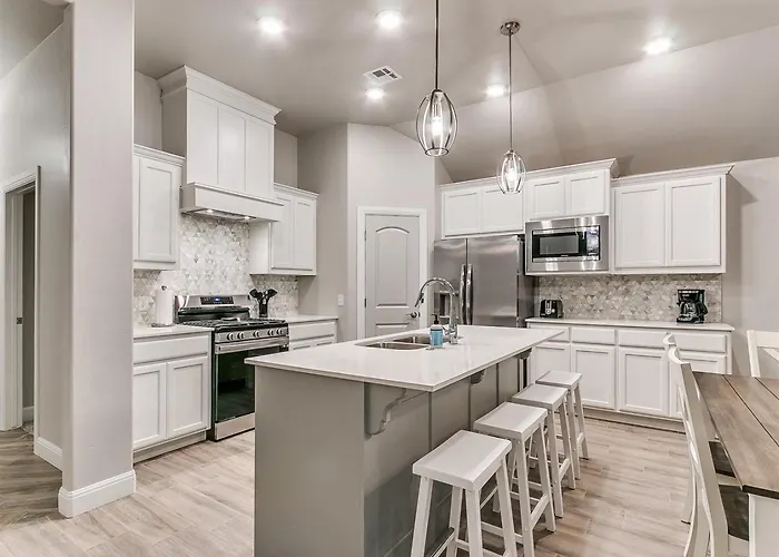 Your Yukon Haven New Home In Great Location!