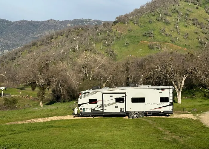 Waxberry Trailer By Kings Canyon And Sequoia National Parks