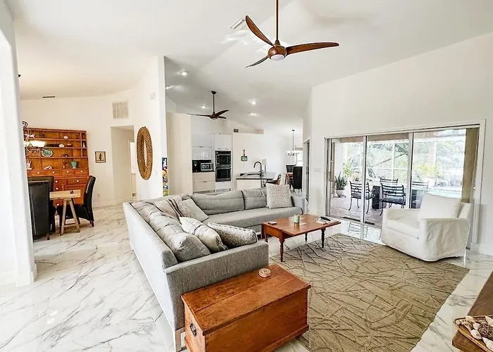 Modern 3-Bedroom Waterfront Pool Home In Manatee Bay With Boat Slip Included