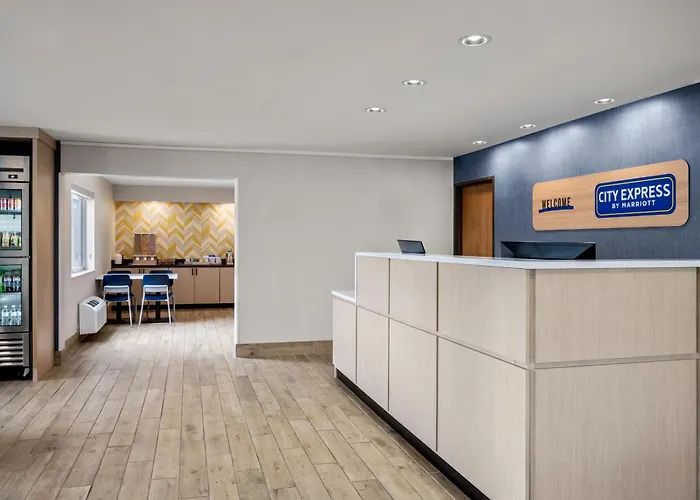 City Express By Marriott- Freeport