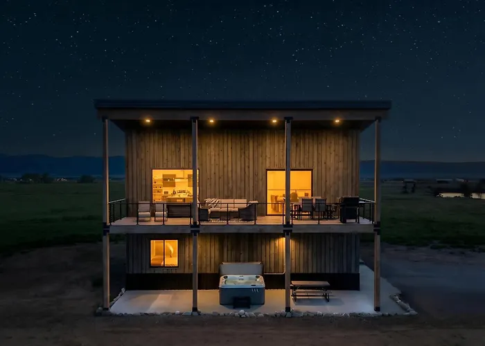 Upper-Level Living Stars Hottub Mtn Views Pets