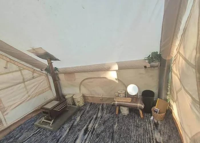 Tiny Timber Tent- Retreet