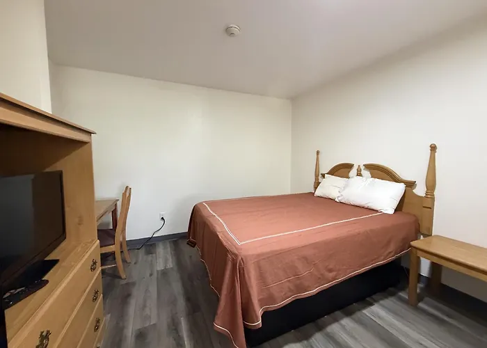 Economy Inn & Suites