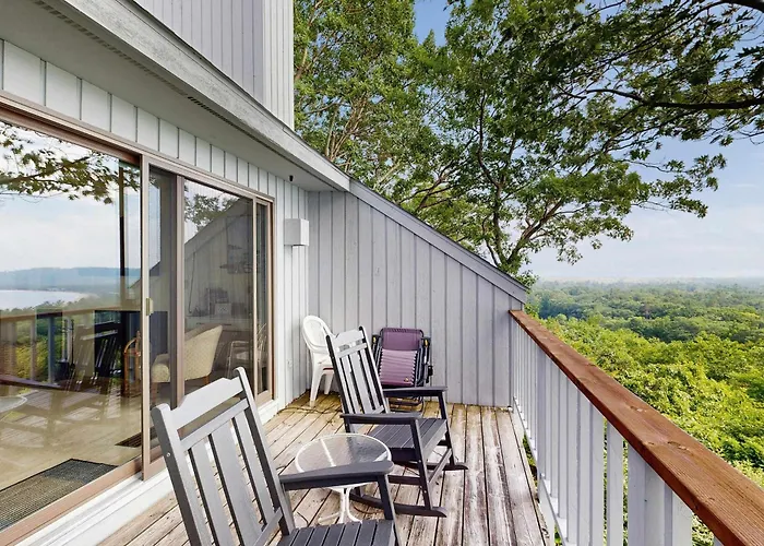 Condo In Glen Arbor With Lake Michigan Sunset Views Fireplace Deck Washer & Dryer