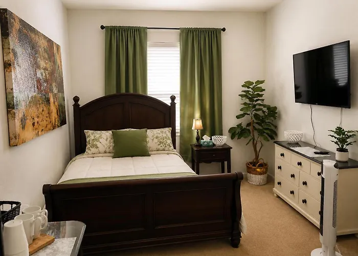 Luxury Queen Suite