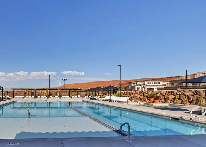 Heated Pool & Pickleball - Spacious & Immaculate Home