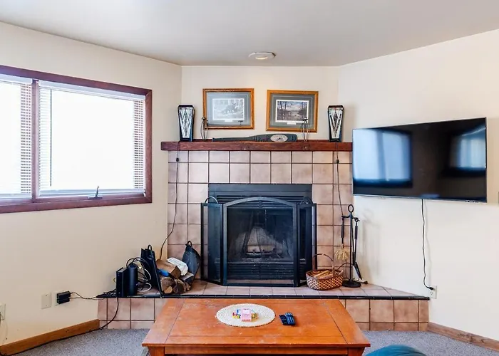Cozy 3-Bedroom Cottage In Hunter, Ny