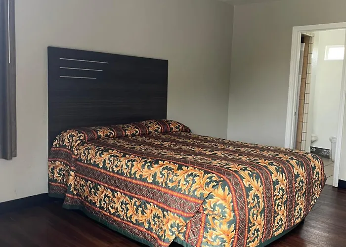 Deluxe Motel