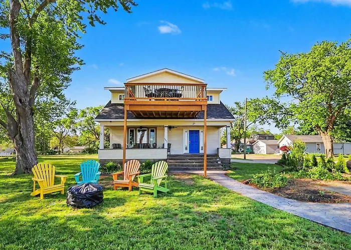 Hilltop Lakeview Retreat, An Elevated Experience!