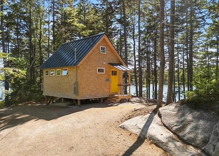 Lindquist Cottage | Waterfront Studio With King Bed