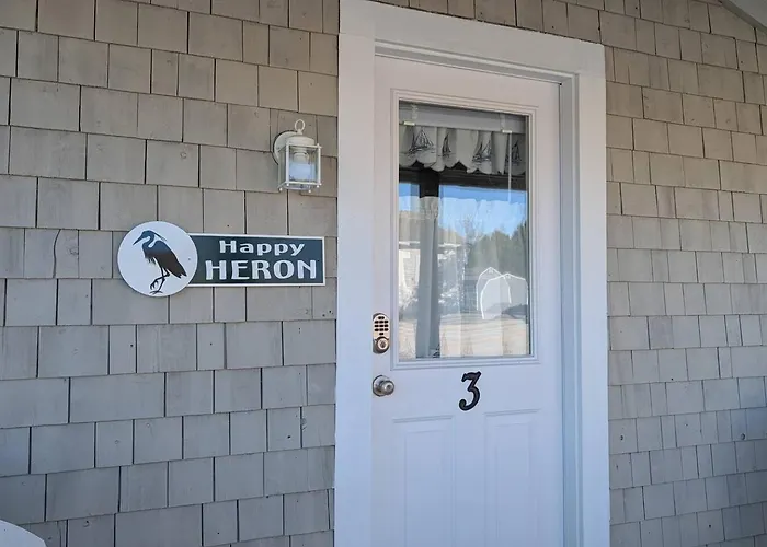 The Happy Heron: Walk To Shops, Dining & Ferry