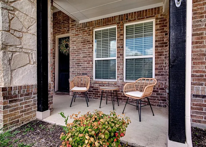 Your Home Away From Home Beautiful Retreat!