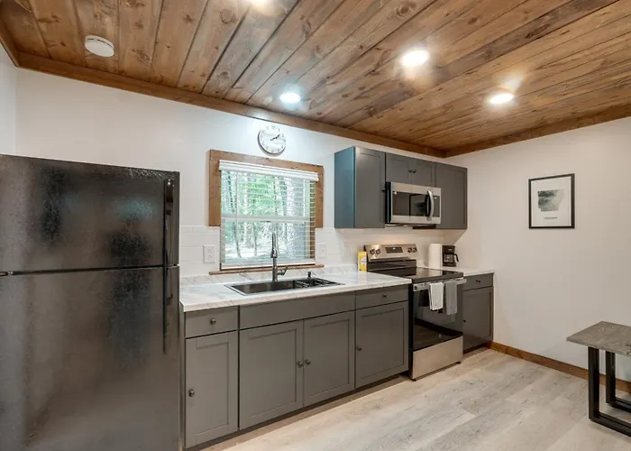 Pet-Friendly Cabot Country Escape