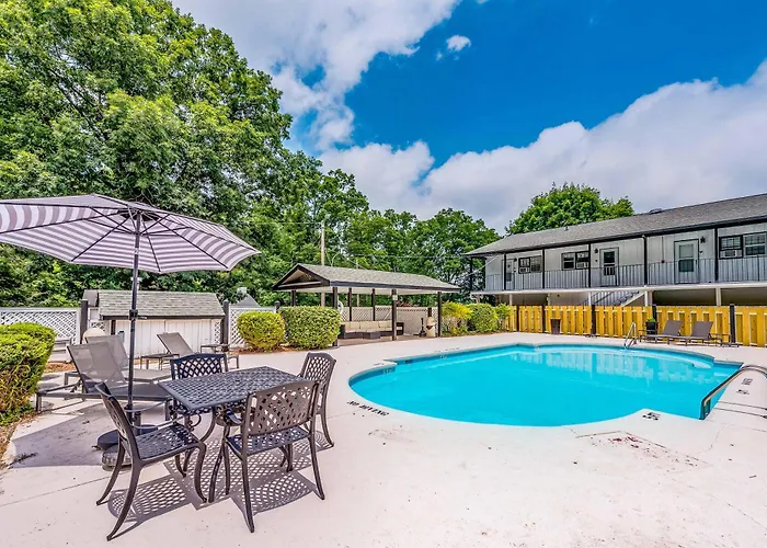 Lakeside Condo Dog-Friendly With Ac Large Porch Shared Amenities Beach Access Pool Tennis