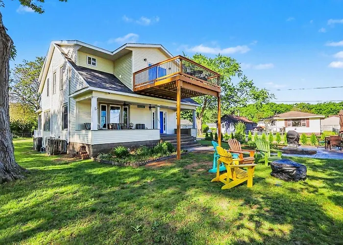 Hilltop Lakeview Retreat, An Elevated Experience!